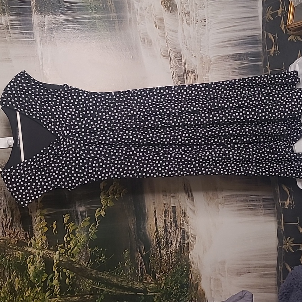 Jones Wear Womens 8 classic black polka dot vneck flowy fun long slimming dress